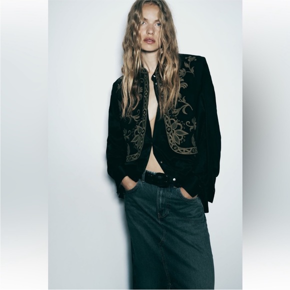 NEW ZARA CROPPED EMBROIDERED VEST - Picture 5 of 6